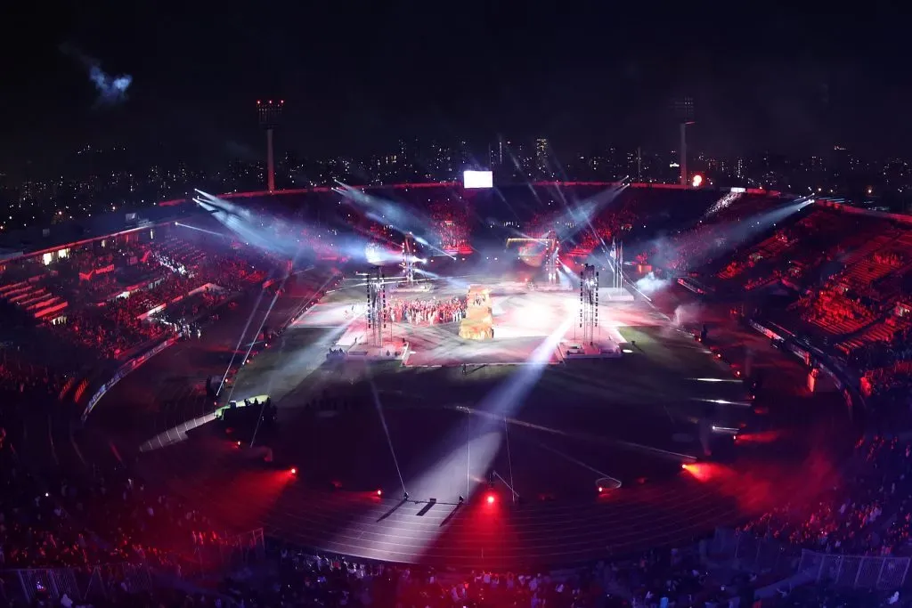 El Estadio Nacional tuvo la inauguración de los Juegos Panamericanos Santiago 2023, pero de fútbol no hay rastro aún. Foto: Photosport.