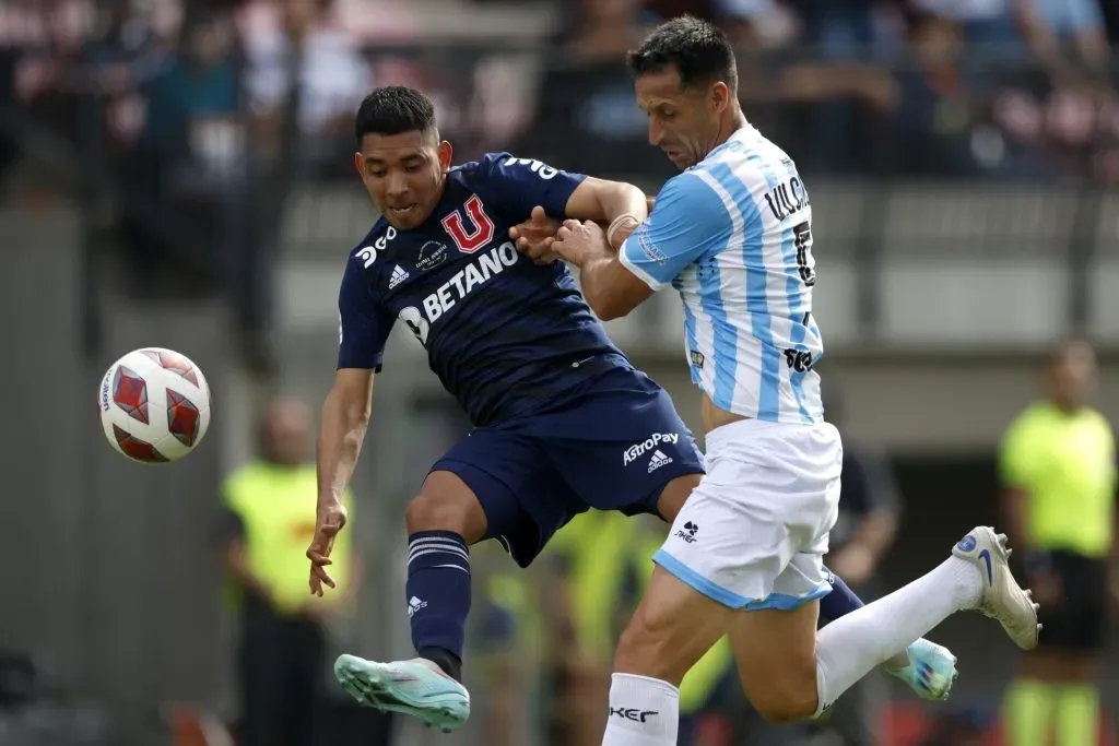 Cristián Palacios espera convencer a Mauricio Pellegrino para ser titular en la U. Foto: Photosport.