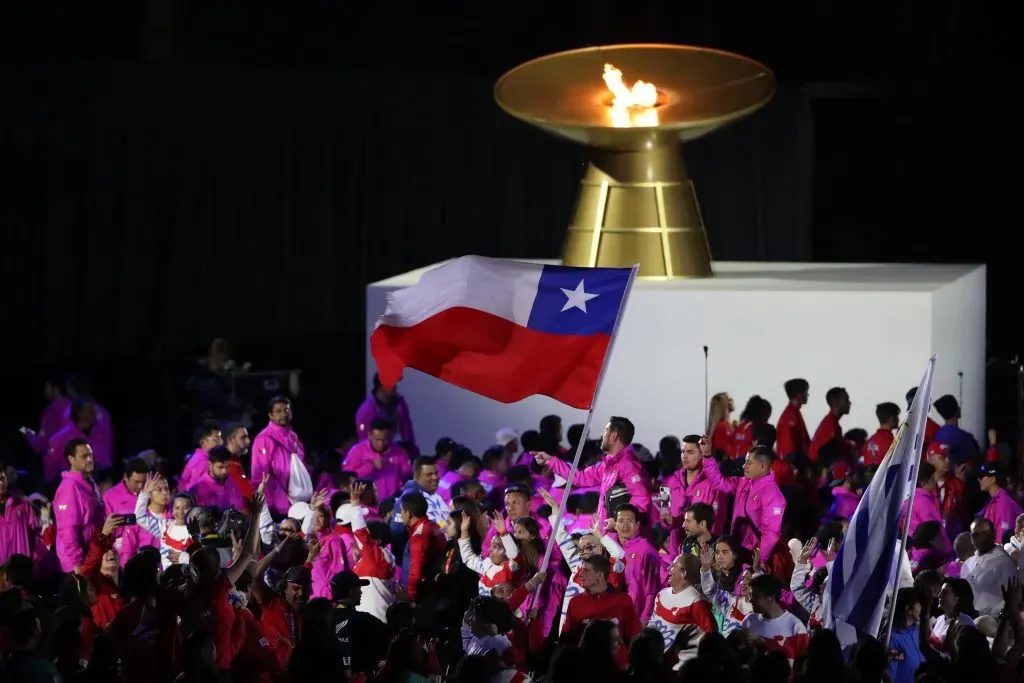 La alegría de los deportistas chilenos en el cierre de los Juegos Panamericanos Santiago 2023. (Foto de Jonnathan Oyarzun/Santiago 2023 vía Photosport).