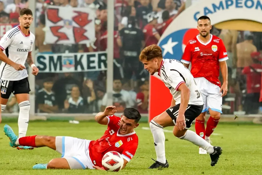 Colo Colo choca con Magallanes obligado a ganar para seguir en carrera por el título. Foto: Guille Salazar, RedGol