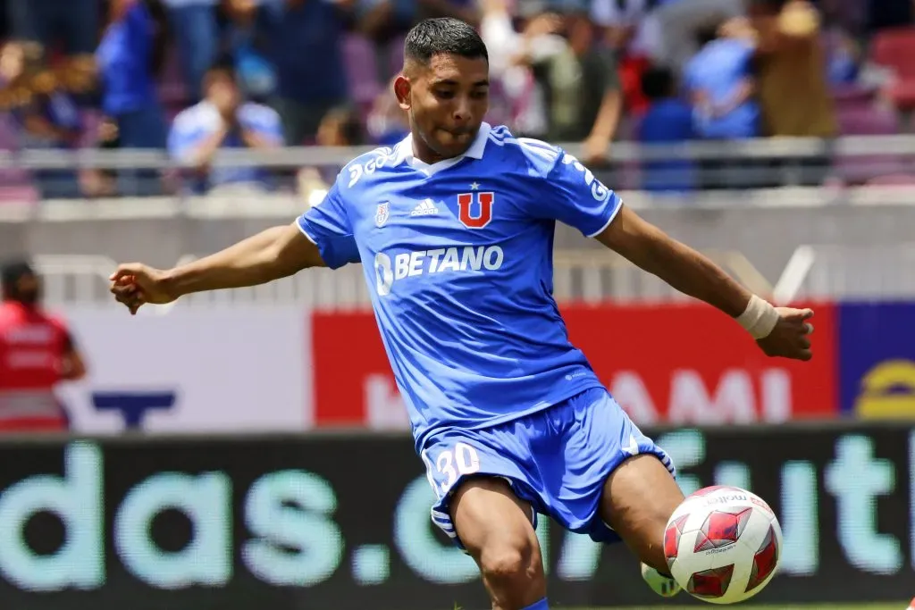 Cristián Palacios tiene contrato hasta 2024 con Universidad de Chile. Foto: Javier Salvo/Photosport