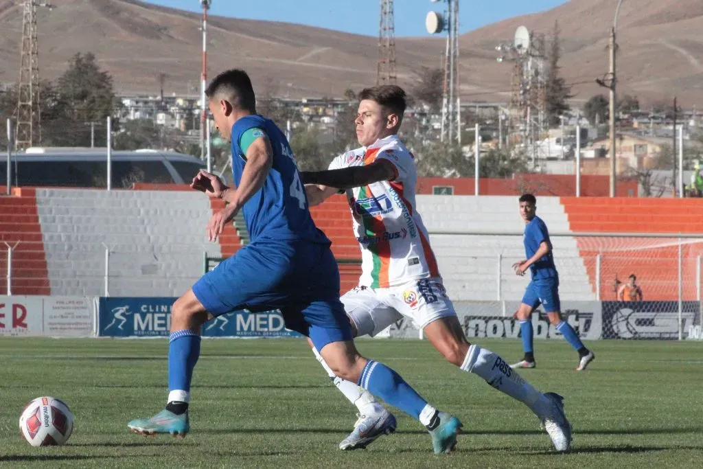 Los mineros dejan escapar una gran oportunidad de acercarse al título. Foto: Oscar Tello/Photosport