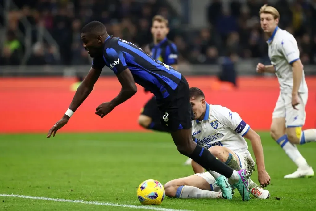 Esta es la jugada que terminó en el penal y, por consiguiente, en la segunda cifra del Inter ante el Frosinone | Getty Images