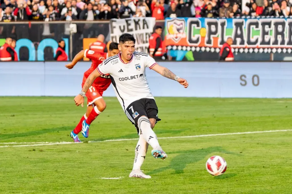 Pese a los goles, Colo Colo tuvo una mala puntería ante el arco y perdió cinco balones ante La Calera. | Foto: Guillermo Salazar.