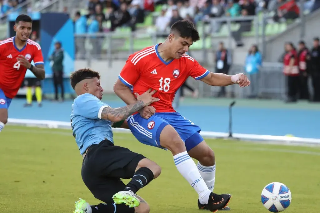 Vicente Pizarro tiene su gran chance, donde algunos ya lo ven de titular ante Paraguay. (Foto de Manuel Lema O/Santiago 2023 va Photosport)