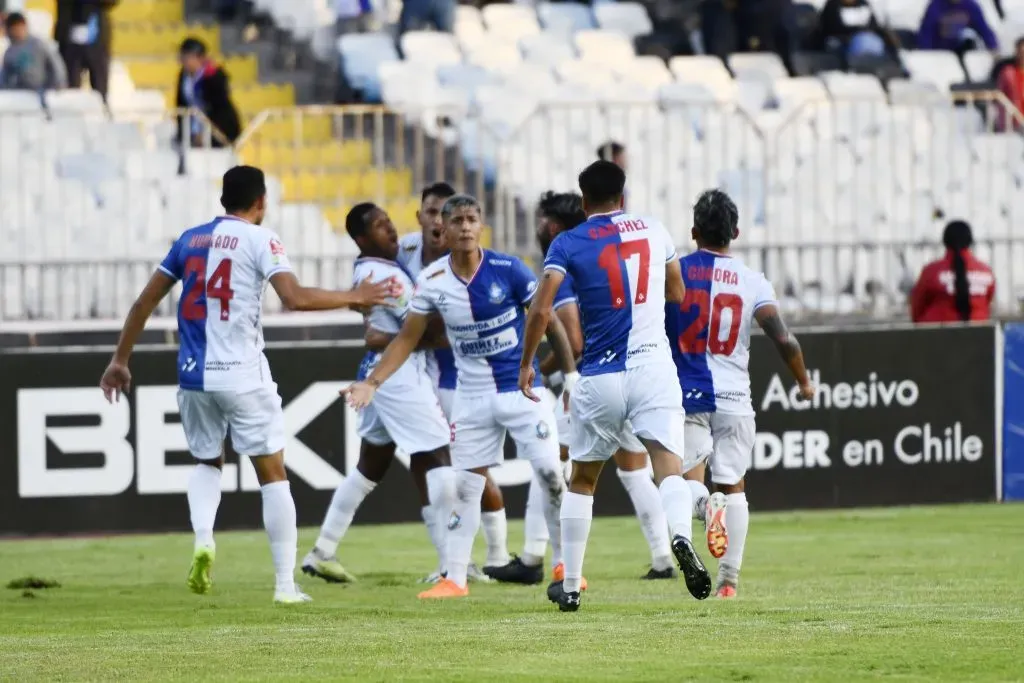 Deportes Antofagasta consiguió una sufrida clasificación a las semfinales de la Liguilla del Ascenso. Foto: Photosport.