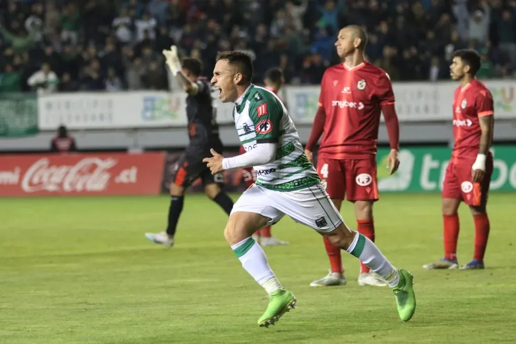 Fabián Núñez le dio el triunfo a Temuco y llevó el partido a los penales, donde vencieron a La Serena. Foto: Photosport.