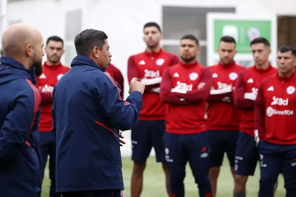 Nicolás Córdova tuvo una conversación con los seleccionados nacionales. Foto: Carlos Parra – Comunicaciones FFCh