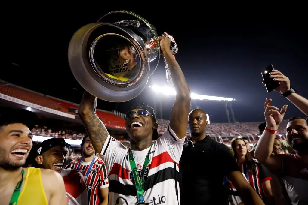 Arboleda consiguió la Copa Brasil con el Sao Paulo, tras derrotar al Flamengo en el último partido de Jorge Sampaoli | Getty Images