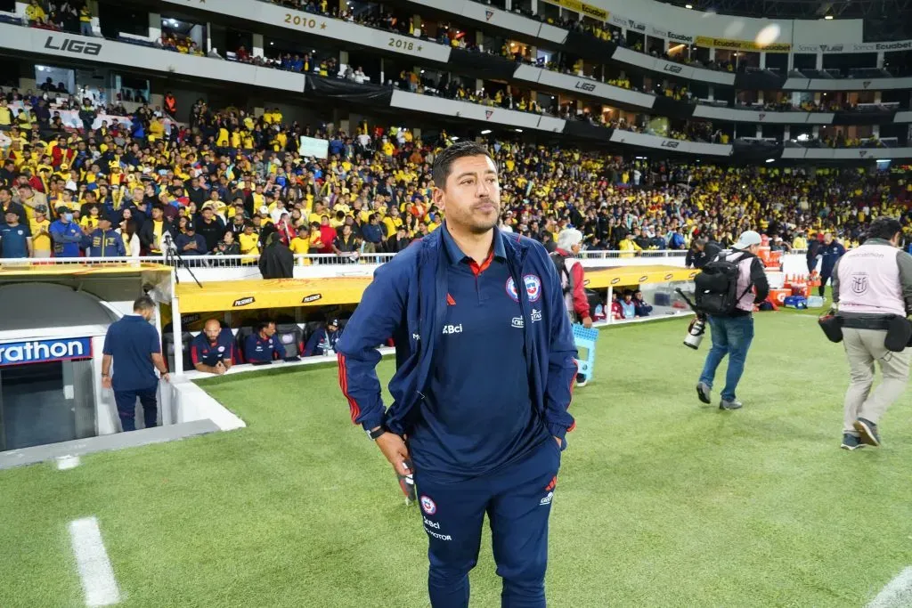 Nicolás Córdova tuvo su debut como técnico de la selección chilena adulta. Eso sí, de forma interina. Foto: Photosport.
