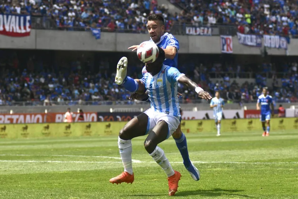 La idea es potenciar la última línea de Universidad de Chile. Foto: Alejandro Pizarro/Photosport