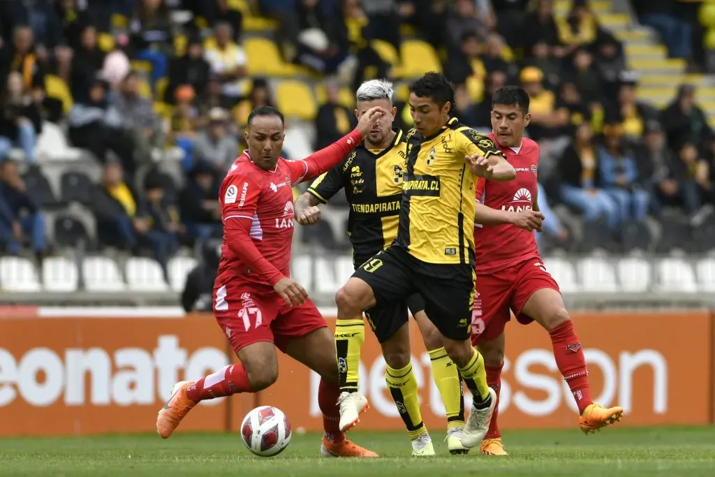 Cabral será la gran amenaza para la U en Santa Laura. Foto: Alejandro Pizarro Ubilla/Photosport