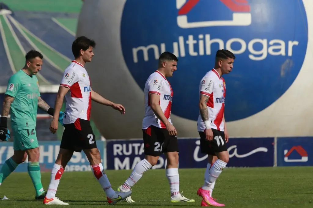 Curicó pasó de la mejor campaña de su historia, a estar cerca de perder la categoría. Imagen: Photosport.