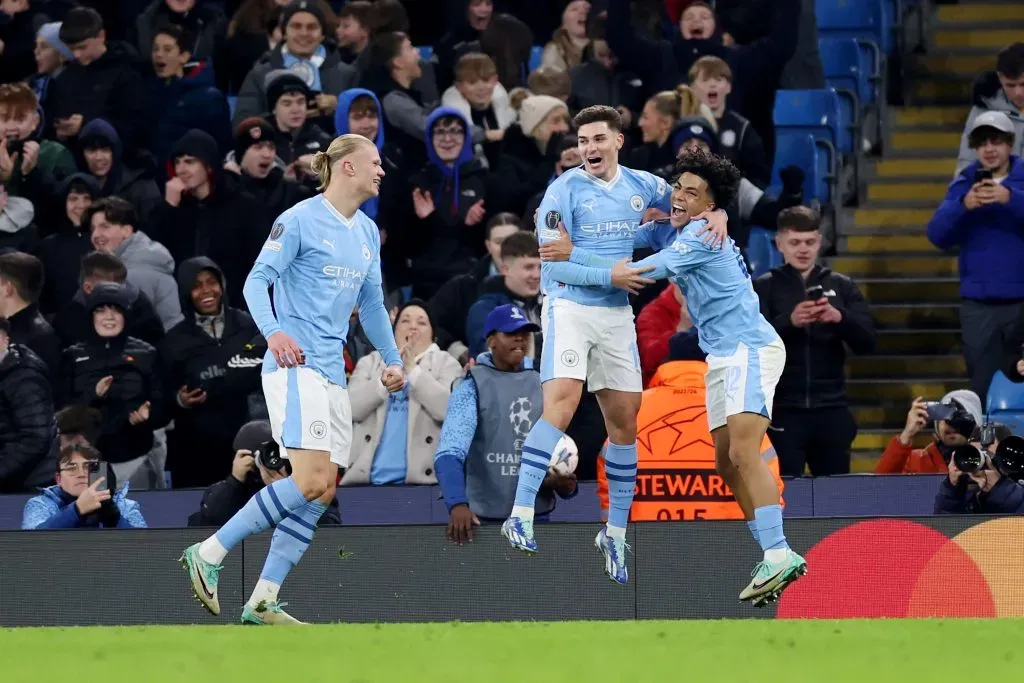 Con goles de Haaland, Foden y Álvarez, Manchester City consiguió una agónica remontada ante Leipzig en la Champions League. Foto: Getty Images.