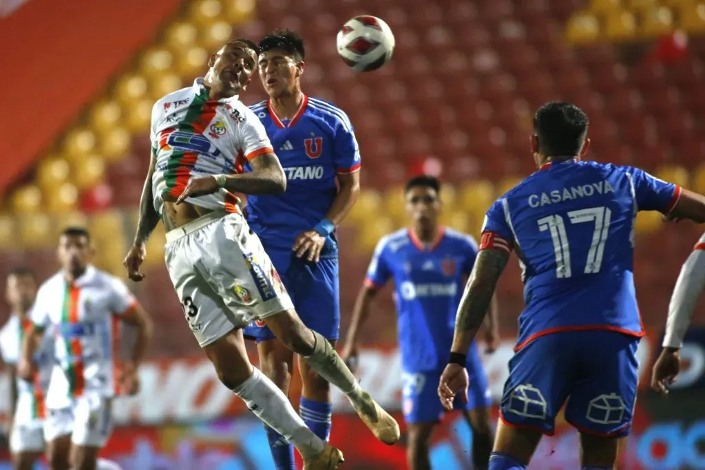 Cobresal enfrenta a la U obligado a ganar para quedar a un paso del título. Foto: Photosport.