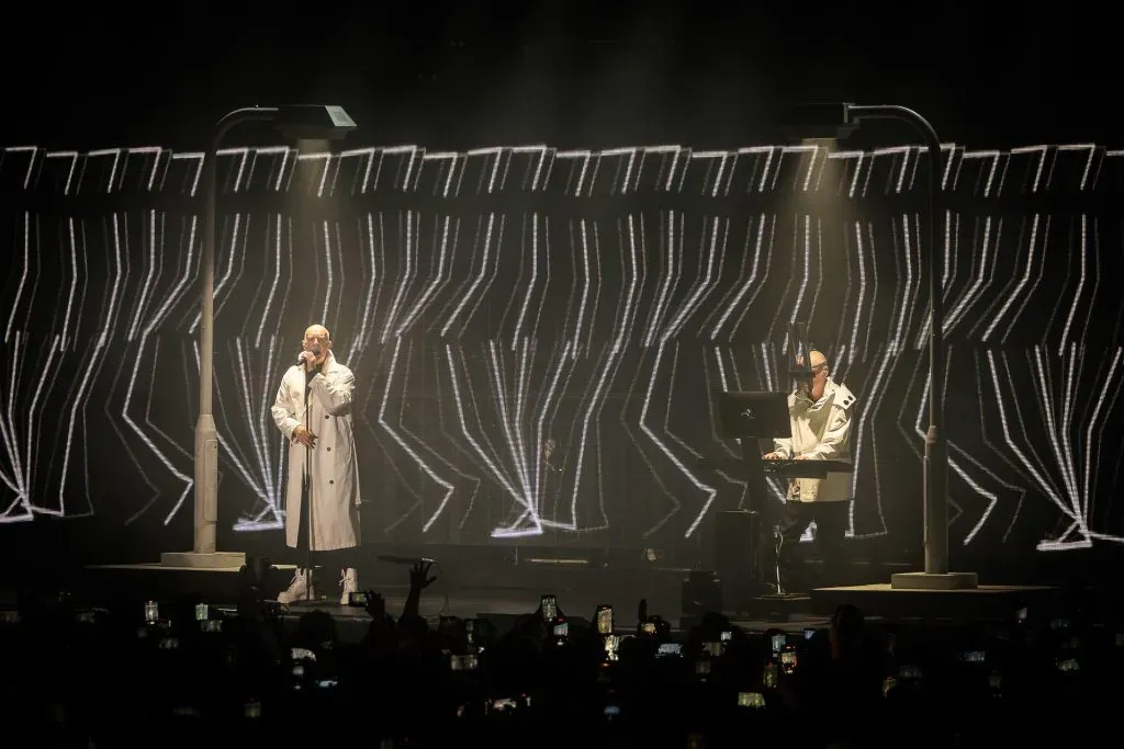 Cómo fue el show de Pet Shop Boys en Chile - La Tercera