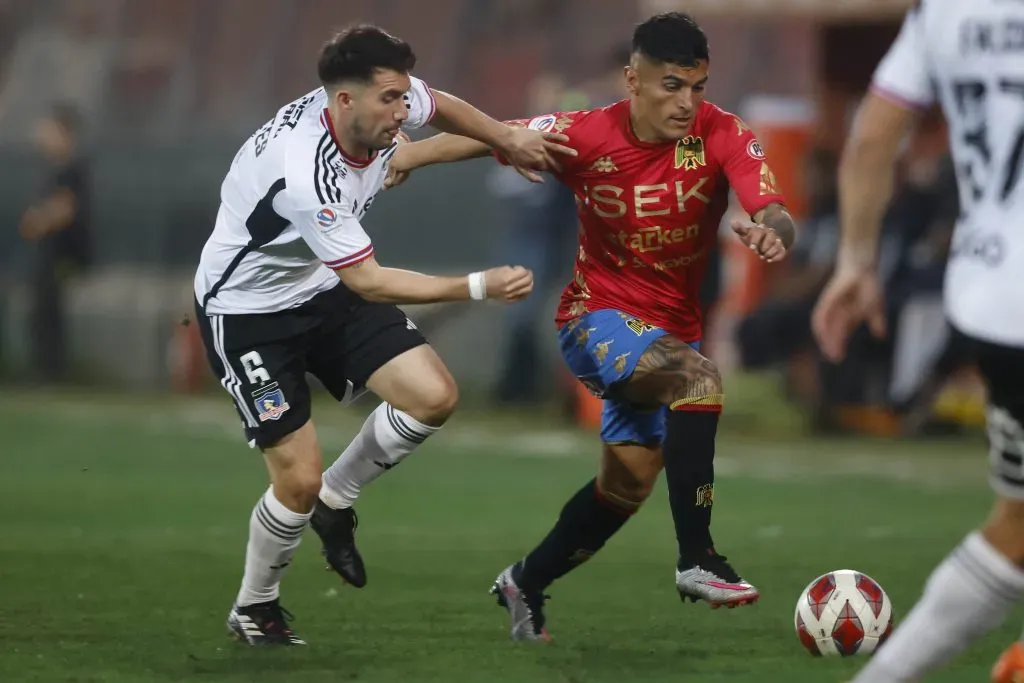 Colo Colo choca con Unión Española buscando tres puntos que le permitan acercarse al título. Van con una formación estelar. Foto: Photosport.