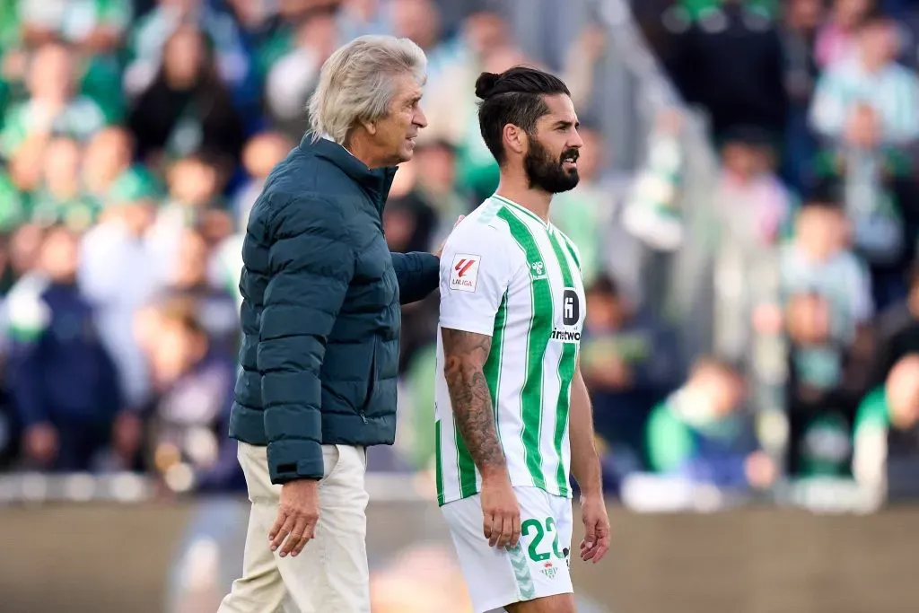 Manuel Pellegrini con Isco, otro de los que falló una chance clarísima ante Sparta Praga. (Photo by Angel Martinez/Getty Images)