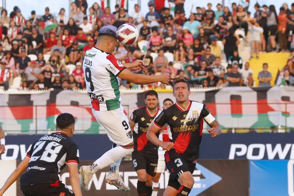 Maxi Salas fue la gran figura de la goleada de Palestino. Foto: Sebastian Cisternas/Photosport