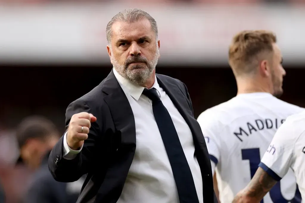 Ange Postecoglou celebra un triunfo del Tottenham, equipo que marcha en el 5° puesto de la Premier League. (Ryan Pierse/Getty Images).