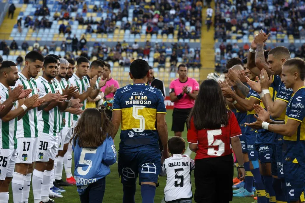 La camiseta de Julio Barroso en homenaje a su padre, Elio. | Foto: Photosport