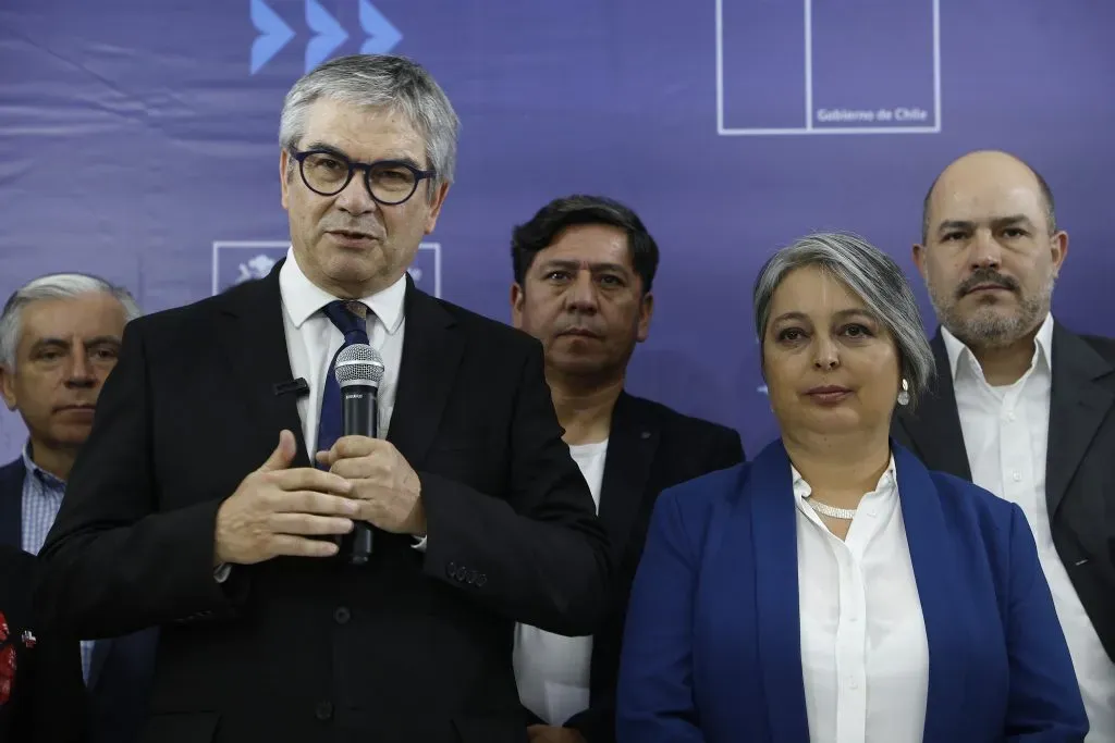 El ministro Mario Marcel declaró que el reajuste de remuneraciones beneficiará a cerca de 850 mil trabajadores y trabajadoras (Foto: Dragomir Yankovic-Aton)