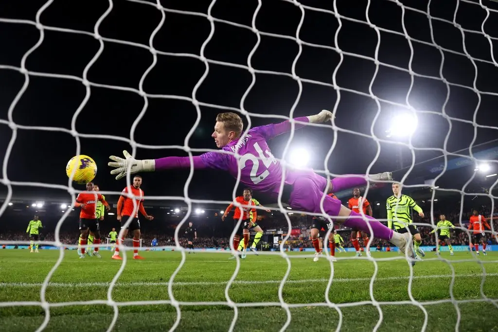 Arsenal lo ganó en la última jugada del partido y es el súper líder de la Premier League. Foto: Getty Images.