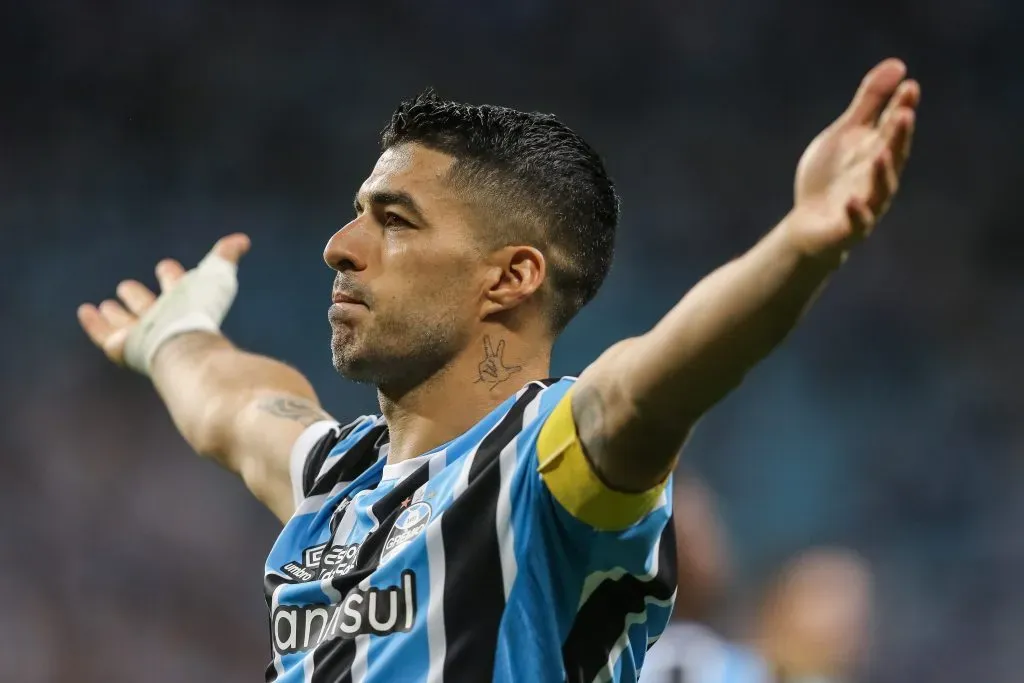 Luis Suárez demostró estar todavía vigente en Brasil. | Foto: Getty Images.