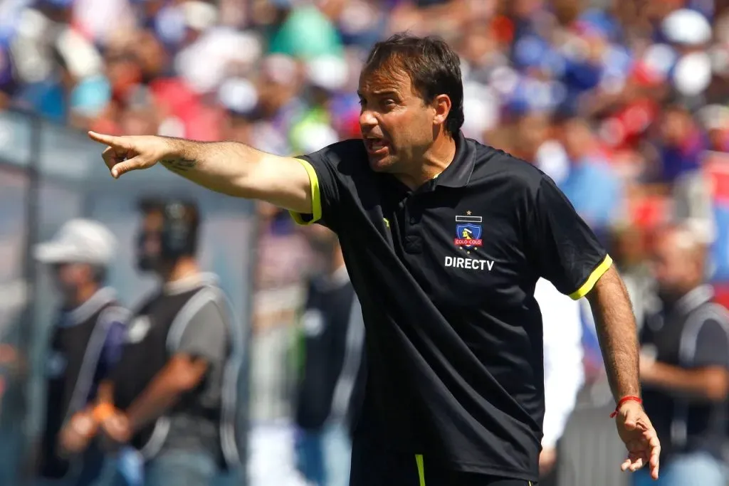 José Luis Sierra ganó un título con Colo Colo durante su paso como técnico (Photosport)