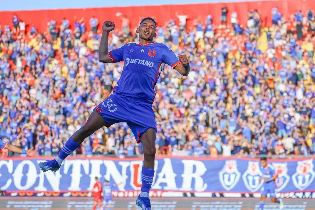 El delantero Cristián Palacios llegó a los nueve goles con la camiseta de Universidad de Chile en la presente temporada. Foto: Marcelo Hernandez/Photosport