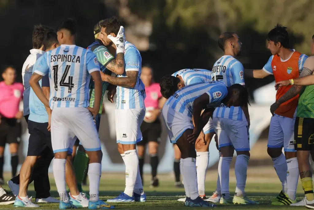 Magallanes descendió en el torneo nacional, luego de su mala campaña. Foto: Felpe Zanca/Photosport