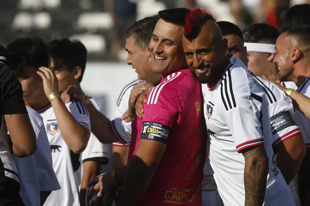 Vidal sigue de cerca lo que ocurre con Colo Colo / Photosport