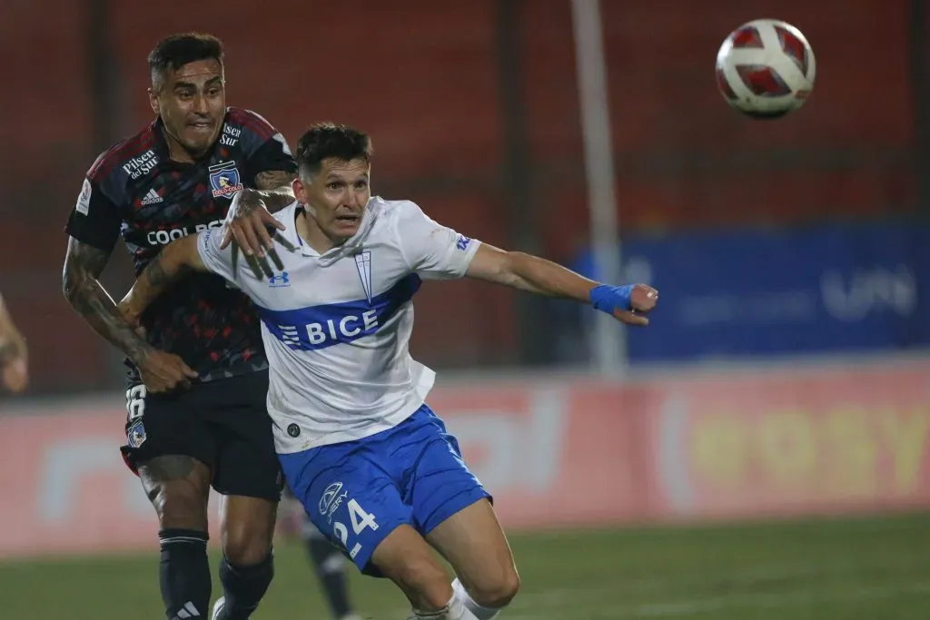 Darío Lezcano en acción ante Universidad Católica en la Copa Chile. (Marcelo Hernandez/Photosport).