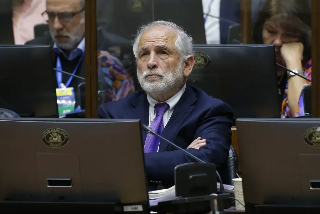 Carlos Montes deberá enfrentar la acusación constitucional. Sebastián Cisternas/Aton Chile