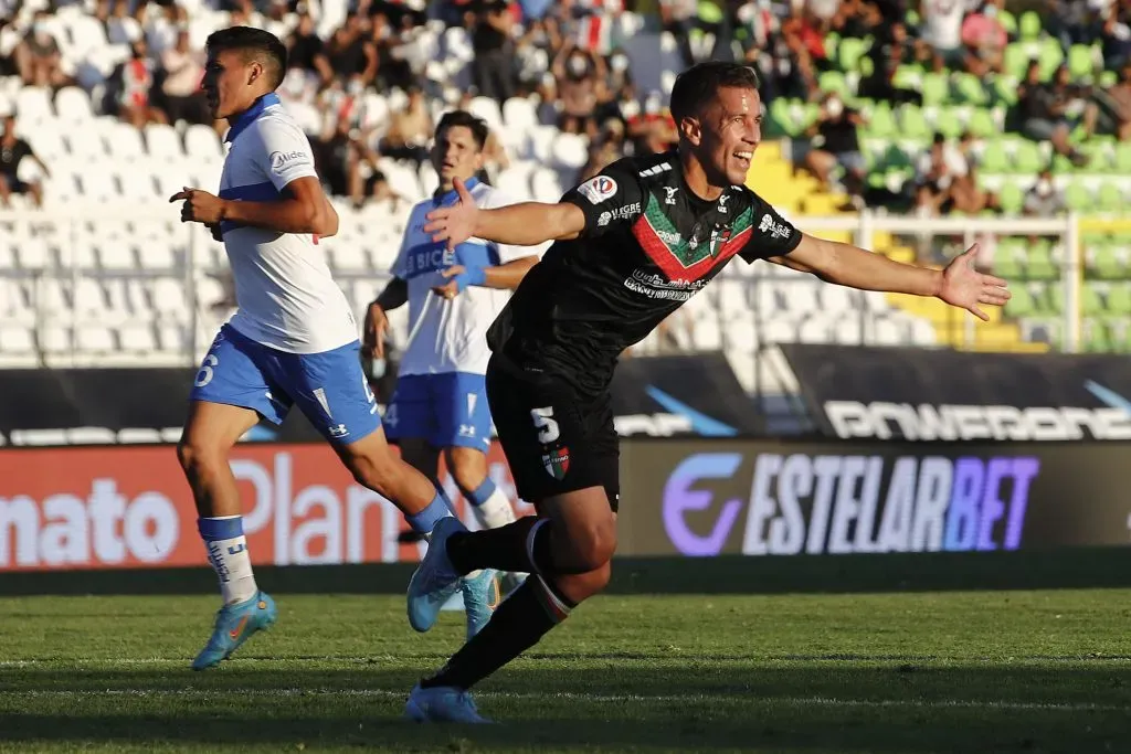 Agustín Farías le anotó un gol a Universidad Católica en el Campeonato Nacional 2022. (Felipe Zanca/Photosport).