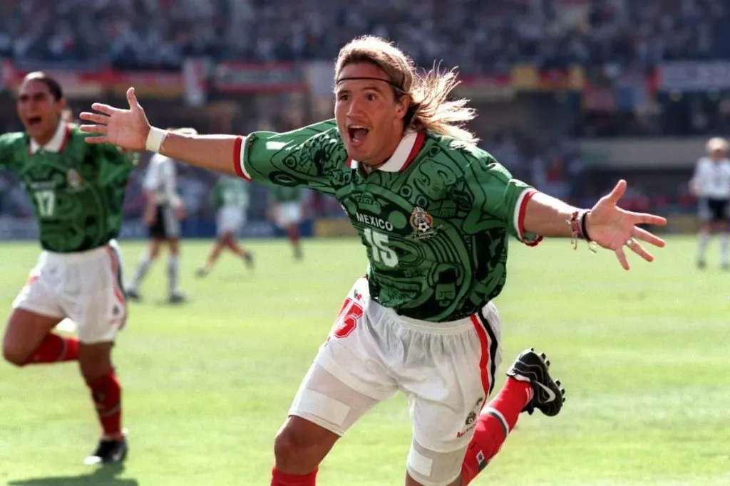 México jugó con una camiseta “azteca” en Francia 98