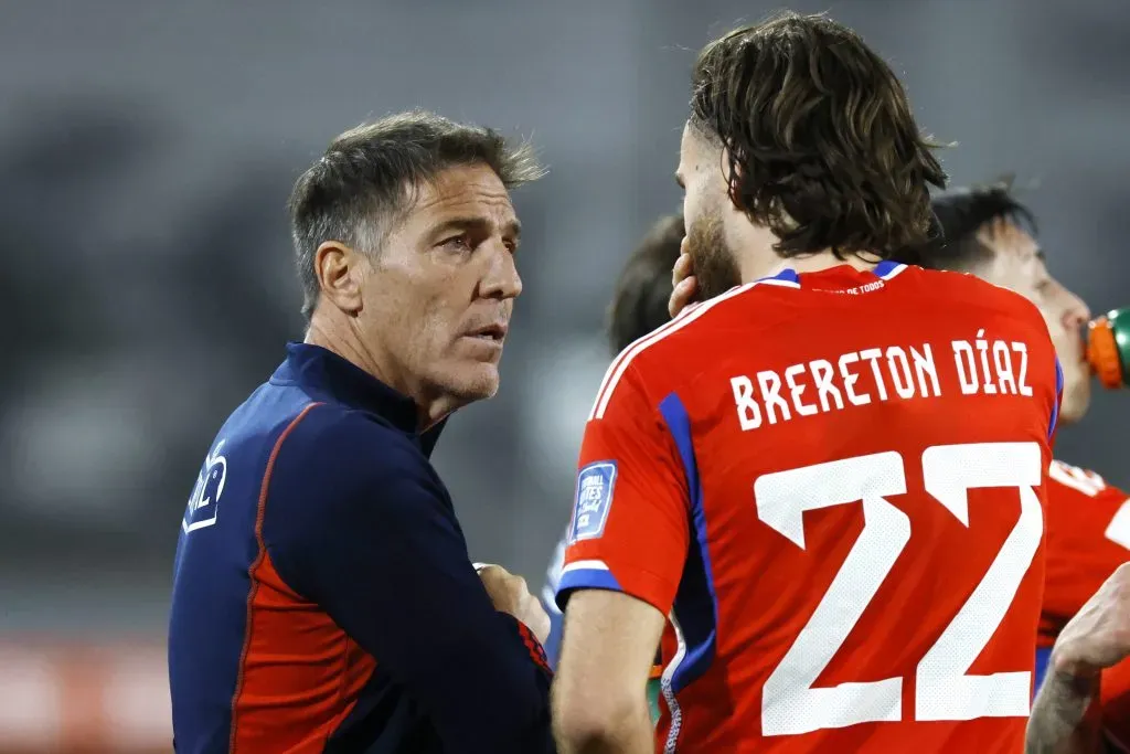 Eduardo Berizzo no logró jamás plasmar su juego en la Roja adulta. Foto: Andres Pina/Photosport