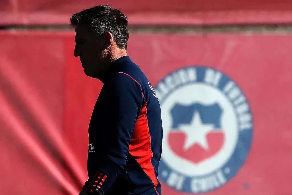 Eduardo Berizzo dejó a la selección chilena fuera de la zona de clasificación al Mundial. Foto: Jonnathan Oyarzun/Photosport