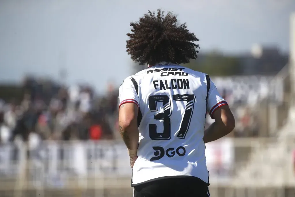 Colo Colo ve con buenos ojos una posible salida de Falcón, dice Jorge Hevia | Photosport