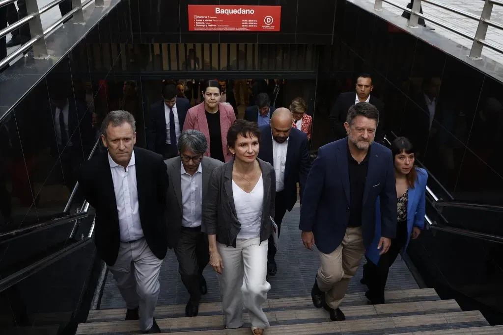 Santiago, 9 de enero de 2024
Autoridades realizan la reapertura de acceso a la estacion Baquedano Linea 1

Dragomir Yankovic/Aton Chile