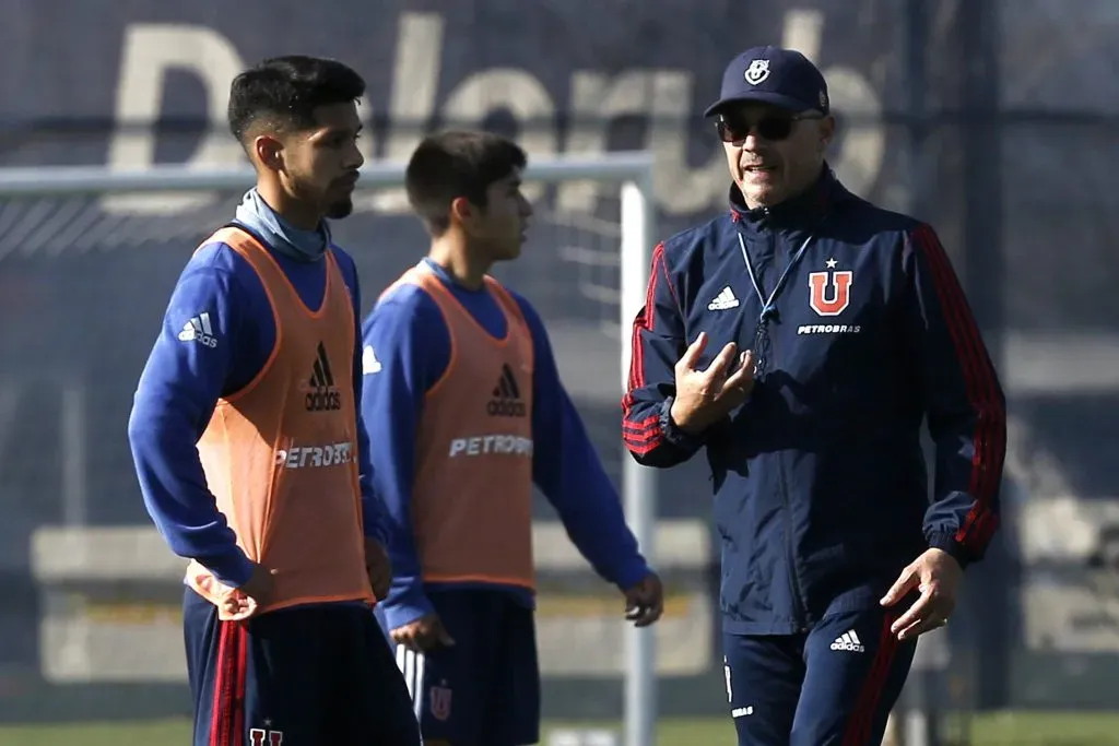 El entrenador no pudo tener éxito en Universidad de Chile. Foto: Marcelo Hernandez/Photosport