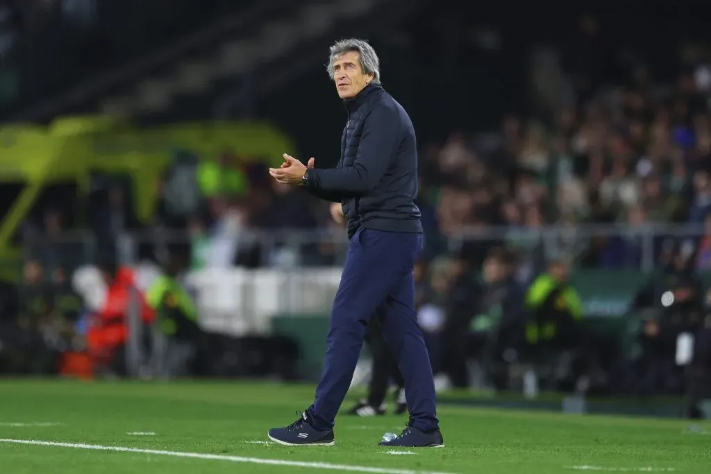 Manuel Pellegrini fue apoyado por los hinchas del Betis durante el partido ante Granada. Foto: Getty Images