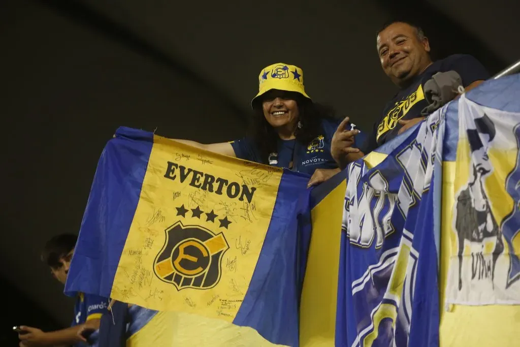 Los Ruleteros se llama la barra oficial de Everton