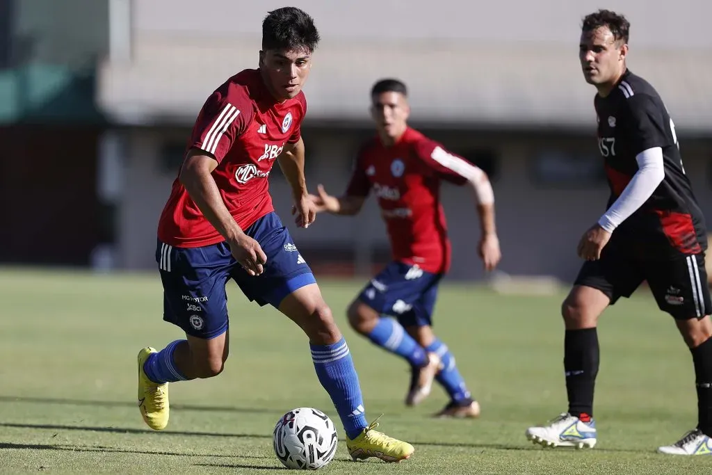 Chile derrotó por 2 a 0 al equipo del SIFUP antes de su viaje al Preolímpico de Venezuela. Foto: Carlos Parra, comunicaciones FFCh.