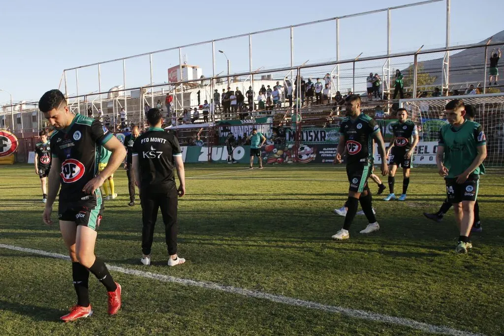 Puerto Montt vive sus últimas semanas entre los tres clubes del fútbol chileno que no son sociedad anónima: utilizará el modelo de Colo Colo.