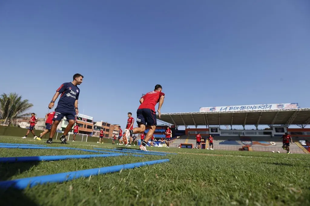 Chile entrena en La Bombonerita, casa de la Academia Puerto Cabello | Comunicaciones La Roja