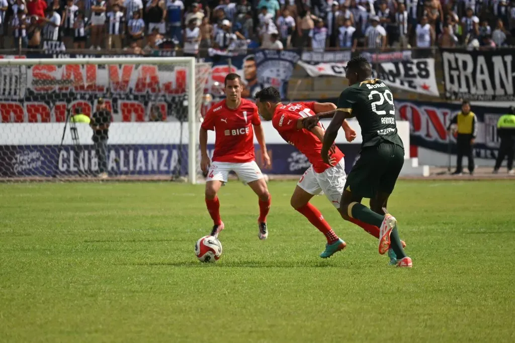 La UC empató 0-0 con Alianza Lima. | Foto: Cruzados