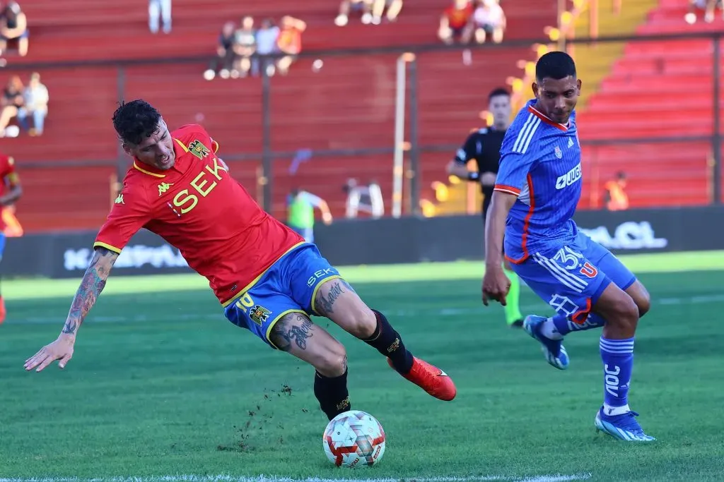 Cristián Palacios no tuvo una buena jornada en el primer amistoso de la U. Foto: Marcelo Hernandez/Photosport