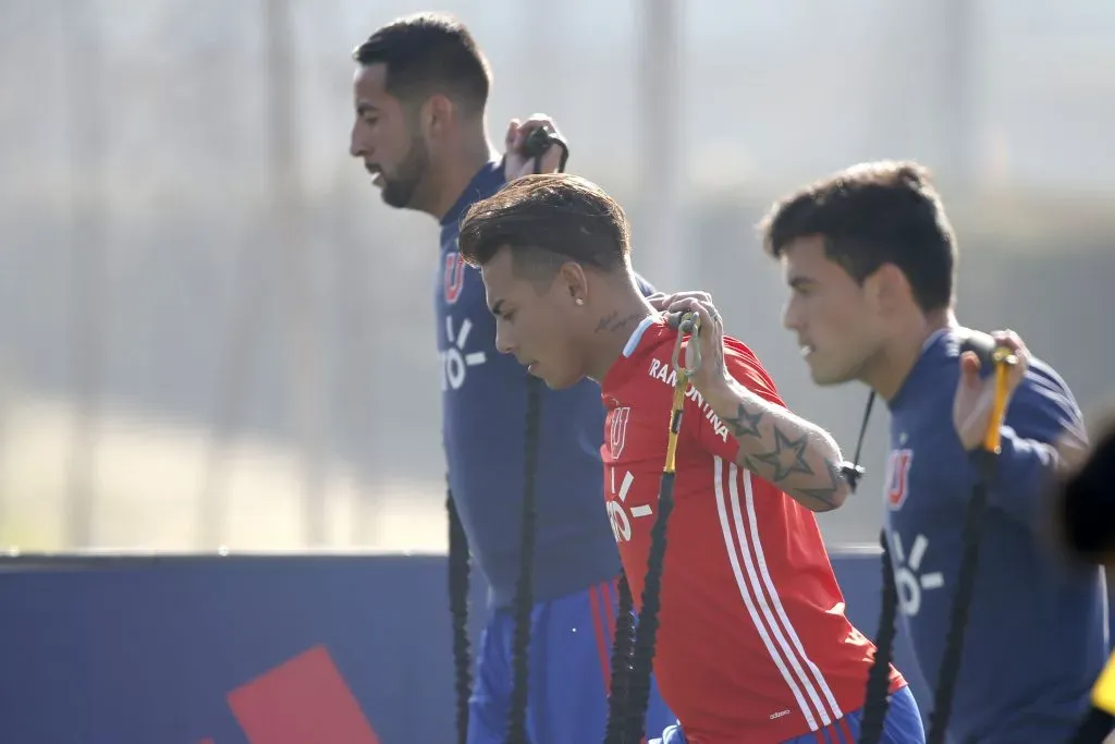 Eduardo Vargas y Charles Aránguiz en un entrenamiento de Universidad de Chile. Foto: Andres Pina/Photosport