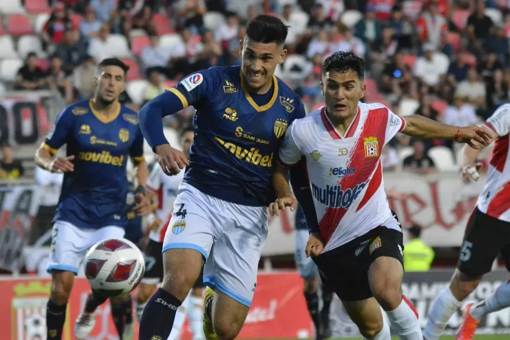 Magallanes y Curicó Unido regresan a la Primera B, buscando una corta estadía. Foto: Photosport.